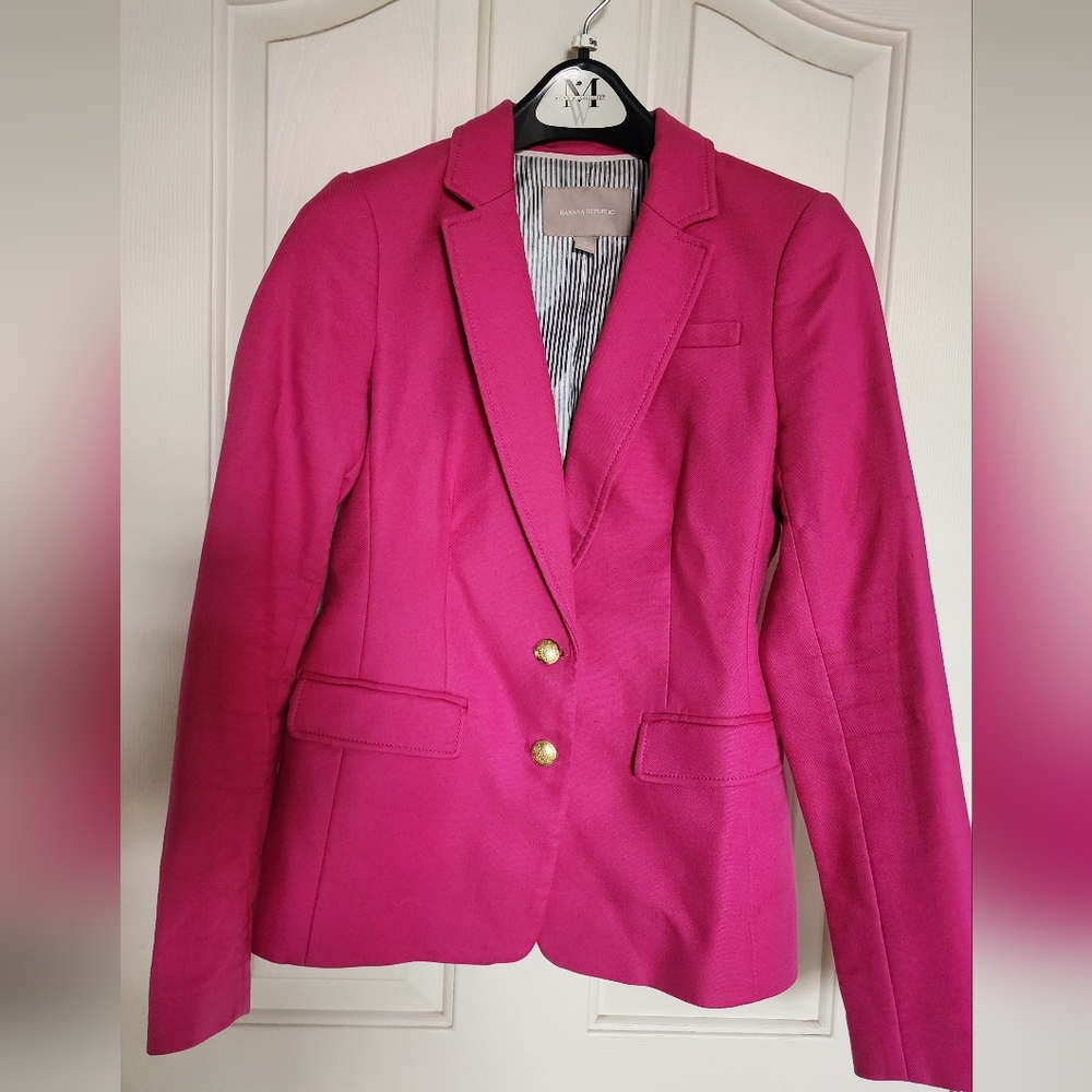 EUC- Banana Republic bright pink blazer. Size 2